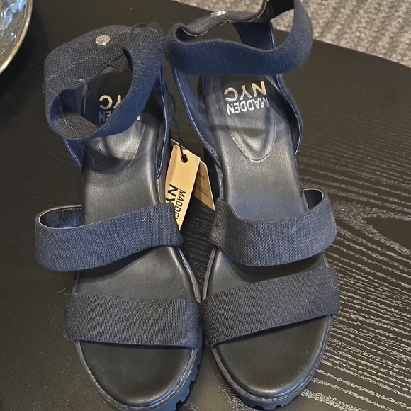 Madden Nyc Shoes - ⛱️Madden NYC Women's Black Sandals Size 10